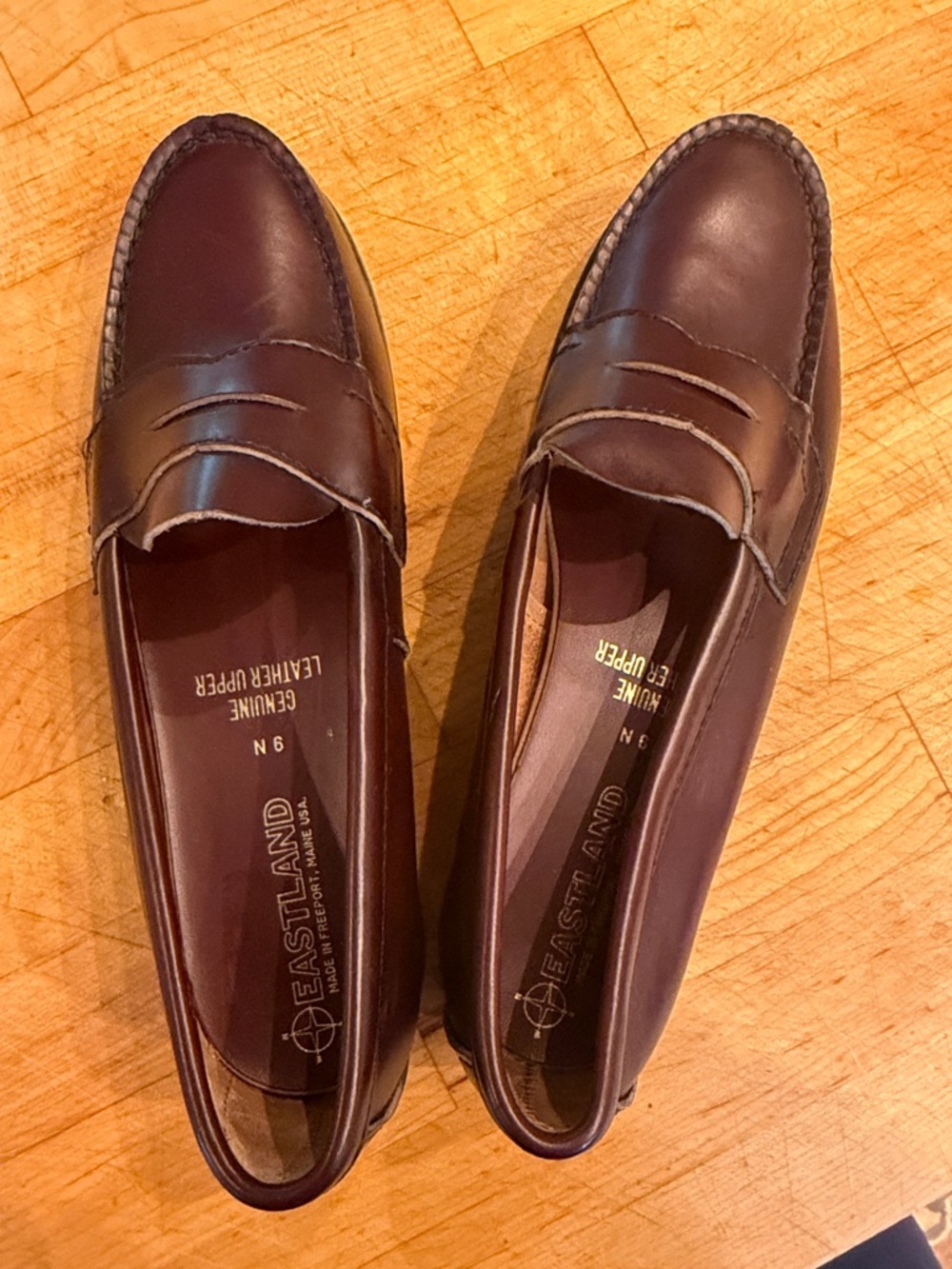 Eastland womens 9 narrow (fits like sz 8!) Penny Loafers in Burgundy. - Picture 2 of 5